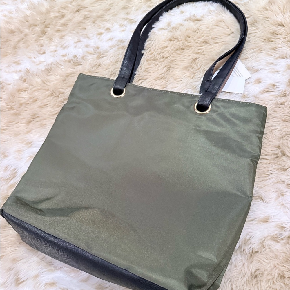 Gloria Vanderbilt Olive Tote with Black Straps - Picture 4 of 6
